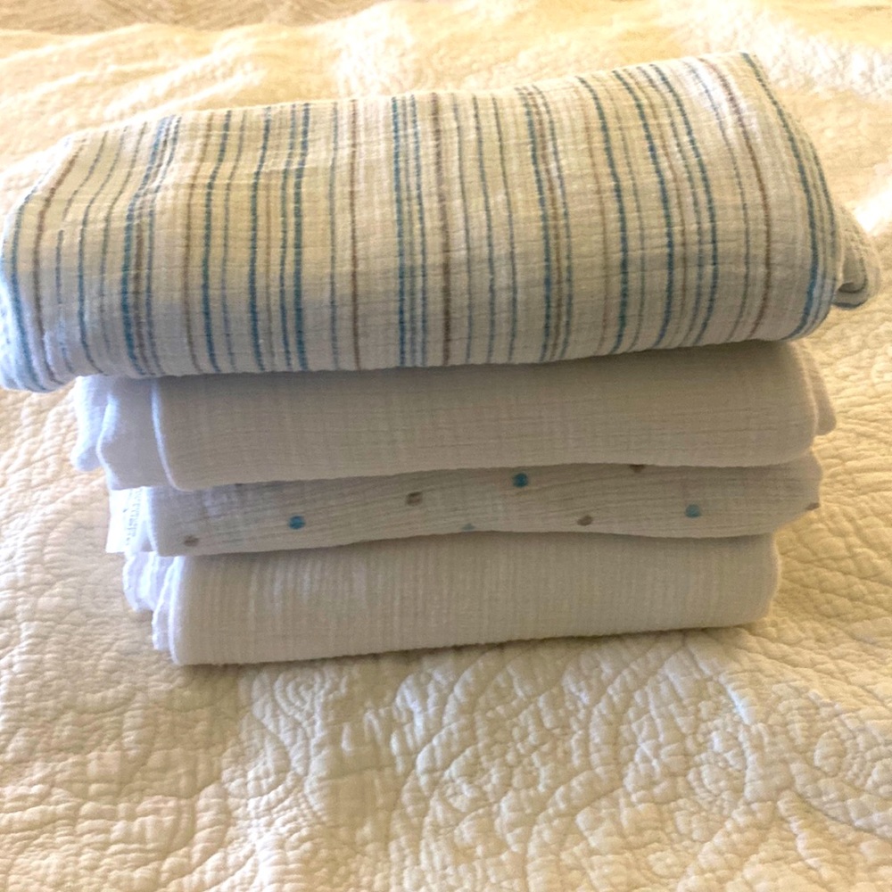 Aden and Annie swaddle blankets set of 4